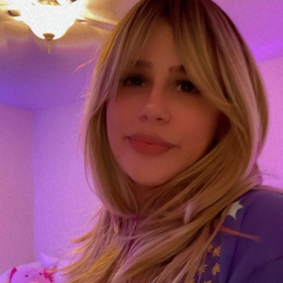 Meet your Posher, Petra - Picture 1 of 1